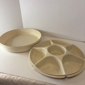 Vtg Tupperware Divided Veggie/Fruit/Dip Snack Party Tray 1665-5 With Lid 1666-4
